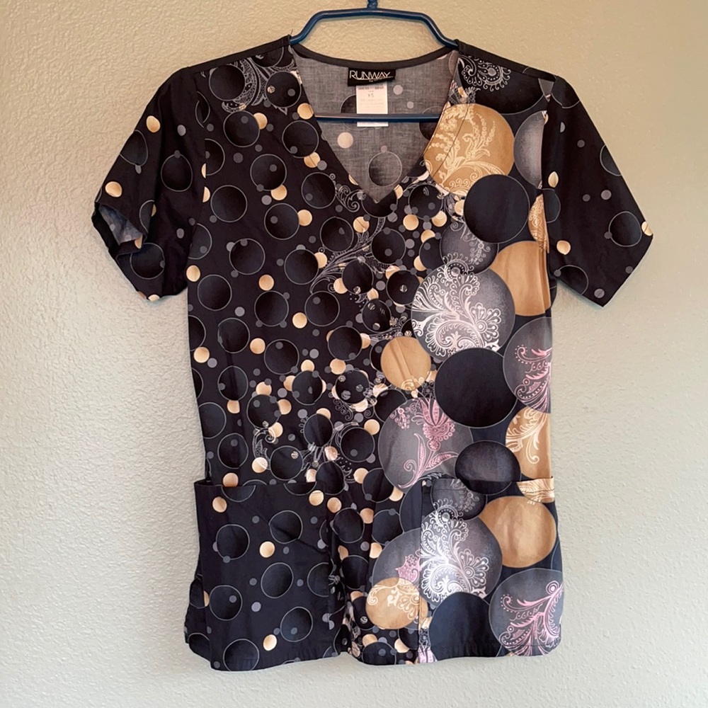 Runway by Cherokee scrub top